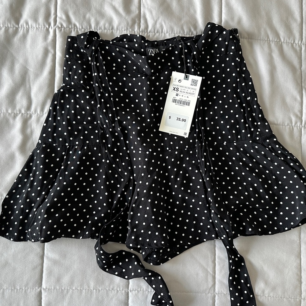 NWT Zara black and white polka dot skort XS